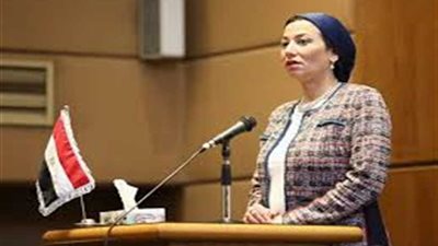 وزيرة البيئة تكرم العاملين في مكافحة 