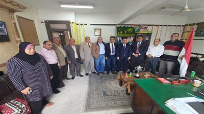 الاجتماع الأول لمجلس الأمناء والمعلمين بمدير الإدارة التعليمية بكفر الدوار (صور)