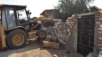 إزالة واسترداد 2404 حالة تعد على أملاك الدولة بالمنيا