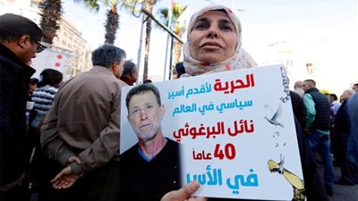 الاحتلال الإسرائيلي يعزل الأسير الفلسطيني نائل البرغوثي مع دخوله عامه الـ40 بالأسر
