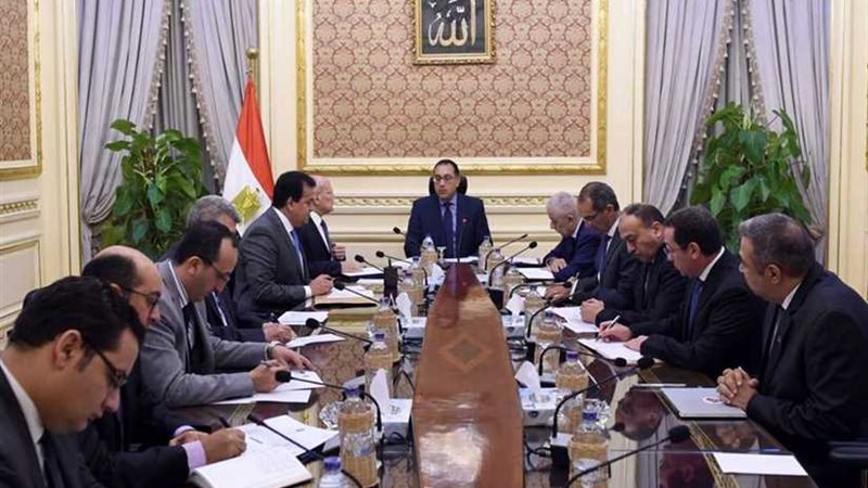رئيس الوزراء يُتابع