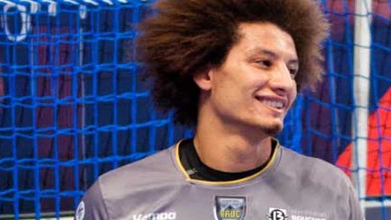 يد الشارقة الإماراتي