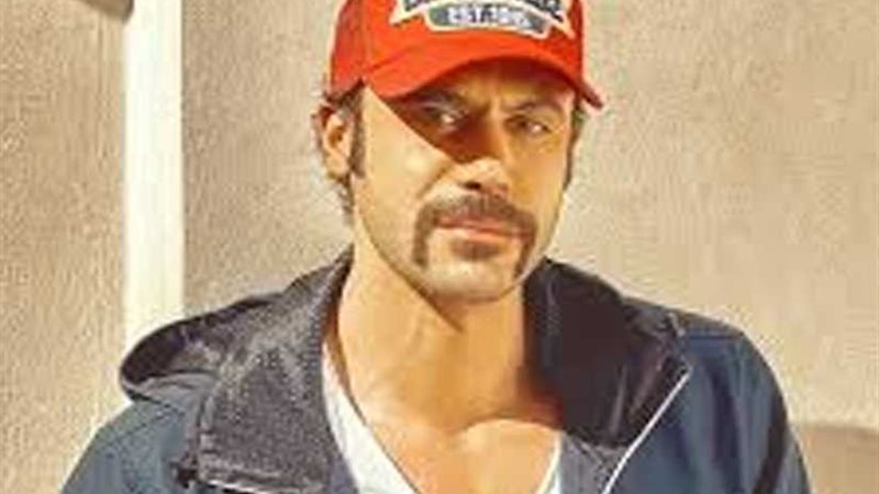 محمد إمام ينتهي من