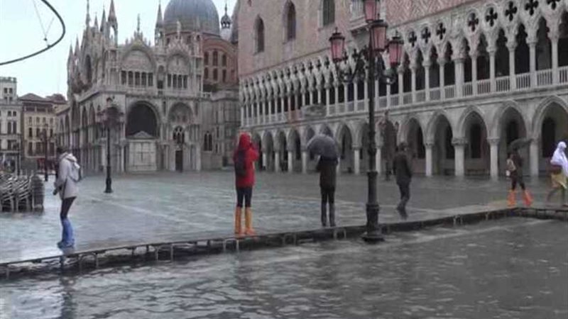 عاجل ..الفيضانات