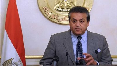 تعيين عميد جديد لكلية الآداب بجامعة بنها