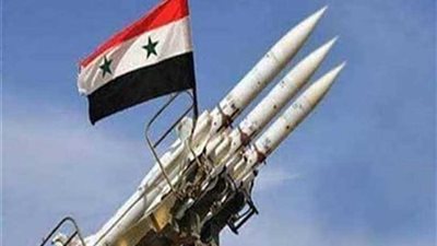 سوريا : الدفاعات الجوية تتصدى لأهداف معادية بمحيط مطار دمشق