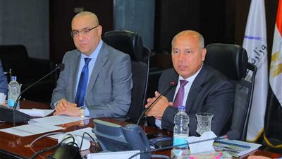 وزيرا النقل والإسكان يتابعان تنفيذ عدد من المشروعات المشتركة