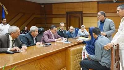 محافظ البحيرة يلتقي 28 مواطنًا في اللقاء الأسبوعي لخدمة المواطنين