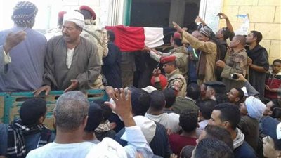 أهالي المنيا يشيعون شهيد الواجب الوطني بملوي وسط مطالبات بالقصاص
