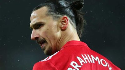 ابراهيموفيتش يتراجع عن اعتزال اللعب الدولي ويقود السويد في المونديال