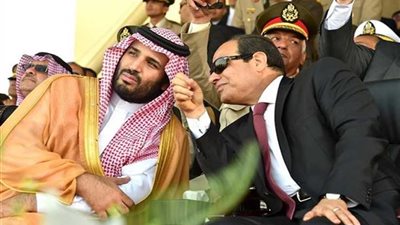 لحظة وصول السيسي وولي العهد السعودي السويس لتفقد المشروعات القومية 
