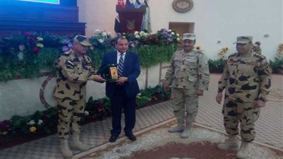 جامعة بني سويف تشارك تكريم أسر الشهداء