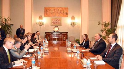 وزير الخارجية يلتقي وفدا صحفيا نمساويا (صور)