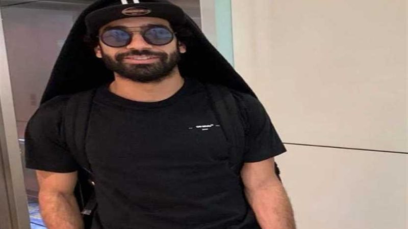 صلاح يصل إلى إنجلترا