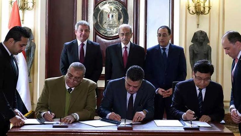 أنشاء 3 صالات رياضية