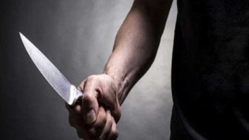 عامل يذبح زميله الشاذ