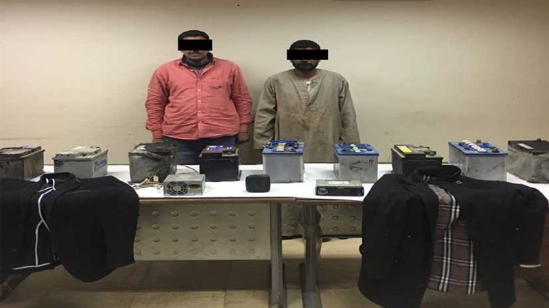 لصوص السيارات في