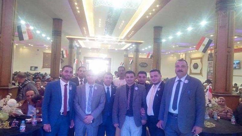 مؤتمر حاشد بالفشن