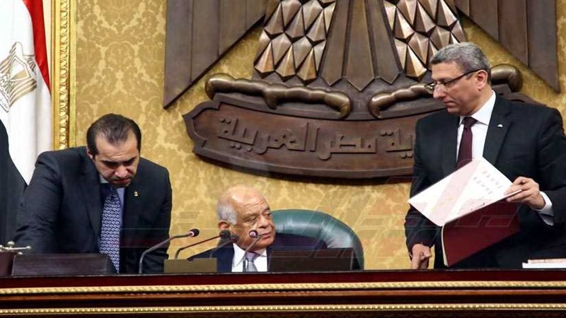 رئيس النواب يعلق