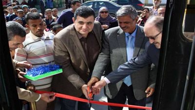 مكتبة متنقلة في أكبر دار للرعاية