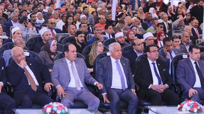 نجوم الملاعب في مؤتمر دعم الرئيس بالمنتزه