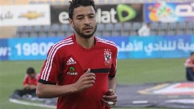 باسم علي يشارك في مران الأهلي استعدادًا لإنبي