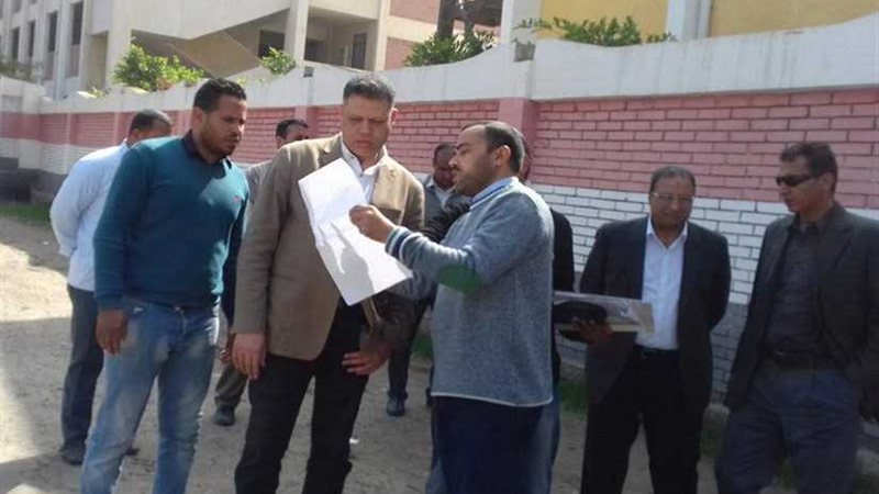 إحالة 24 موظفا بكفر