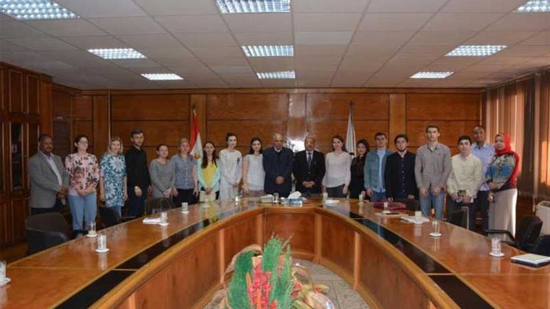 وفد طلابي روسي في