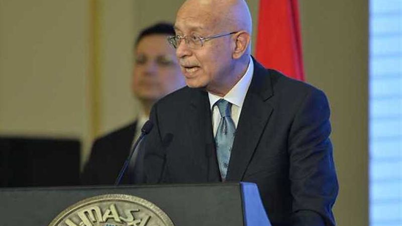 إسماعيل يستعرض مستجدات