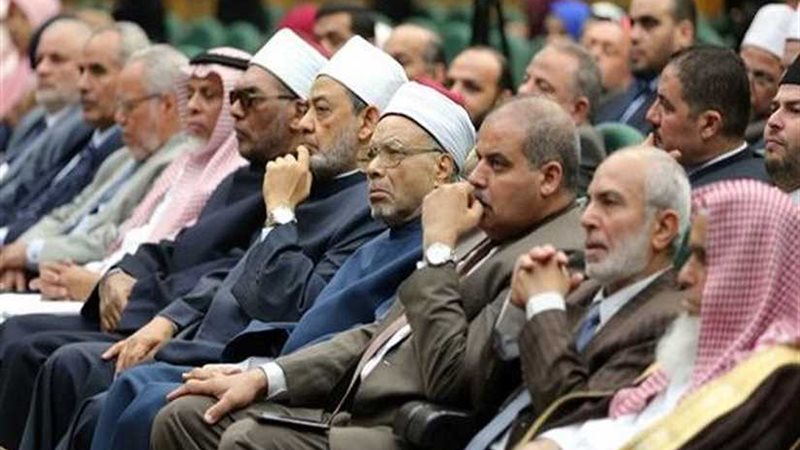 الإمام الأكبر يحضر