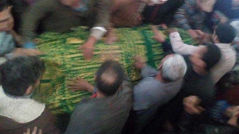 أهالي ميت نما يشيعون