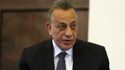 محافظ الجيزة يكرم المشاركين في تنظيم مؤتمر 