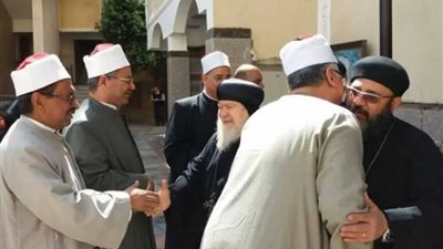 الأزهر يقدم العزاء في نيافة الأنبا فام