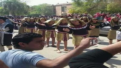 مسيرة فرعونية لطلاب 