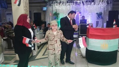 طفل السرطان في مؤتمر لدعم الرئيس: 