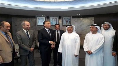 وزير النقل يزور الطرق والمواصلات بدبي