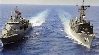 البحرية المصرية والفرنسية تنفذان تدريب مشترك بنطاق البحر الأحمر