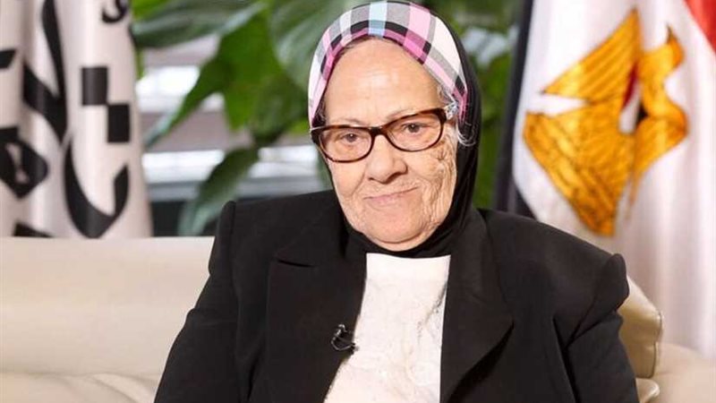 تتبرع بذهبها بقيمة