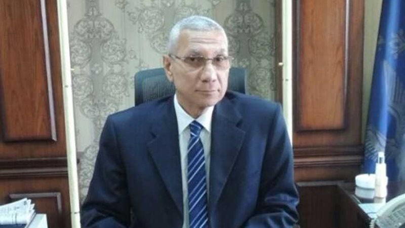 فتاة تتهم عاملا بنشر