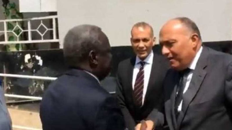 شكري يفتتح قسم الغسيل