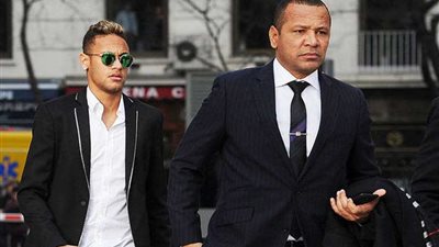 والد نيمار: ابني لديه حاضر ومستقبل مع باريس سان جيرمان