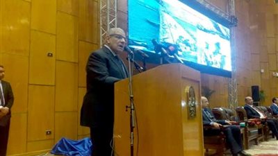 محلب: الانفجار السكاني أكبر تحد تواجهه مصر