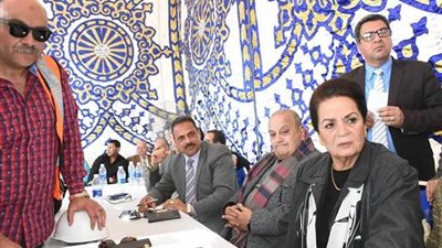 محافظ البحيرة تتفقد موقع بورصة 