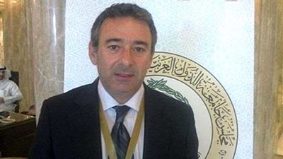 سفير مصر لدى الكويت يدعو أبناء الجالية للمشاركة الايجابية فى الانتخابات الرئاسية