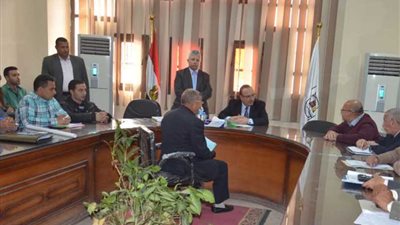 مساعدات مالية لـ16 