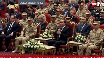 شاهد.. ما قاله السيسي للمطرب محمد فؤاد (فيديو)