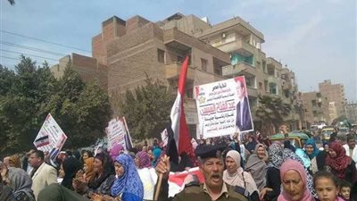 بالصور.. مسيرة نسائية لتأييد السيسي في زفتى