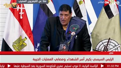 شاهد.. طلب غريب لوالد أحد الشهداء من الرئيس
