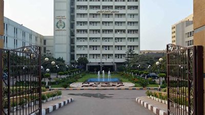 استئصال ورم ضخم من بطن طفلة بالمنصورة الجامعي