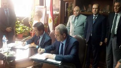 توقيع عقد تشغيل محطتي كهرباء بالقاهرة وأسيوط